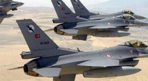 مقاتلات تركية تهدد مروحية وزير الدفاع اليوناني وأثينا تندد