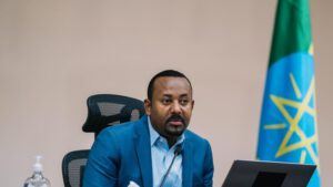 رئيس وزراء إثيوبيا يبحث مع قادة الجيش استراتيجية جديدة للدفاع